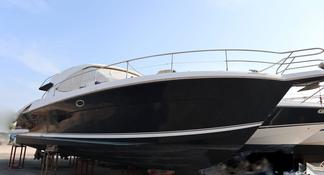 Riviera 4400 Sport Yacht BILD 1